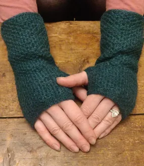 Annie Glue Textured Hand Warmers in Forest Green