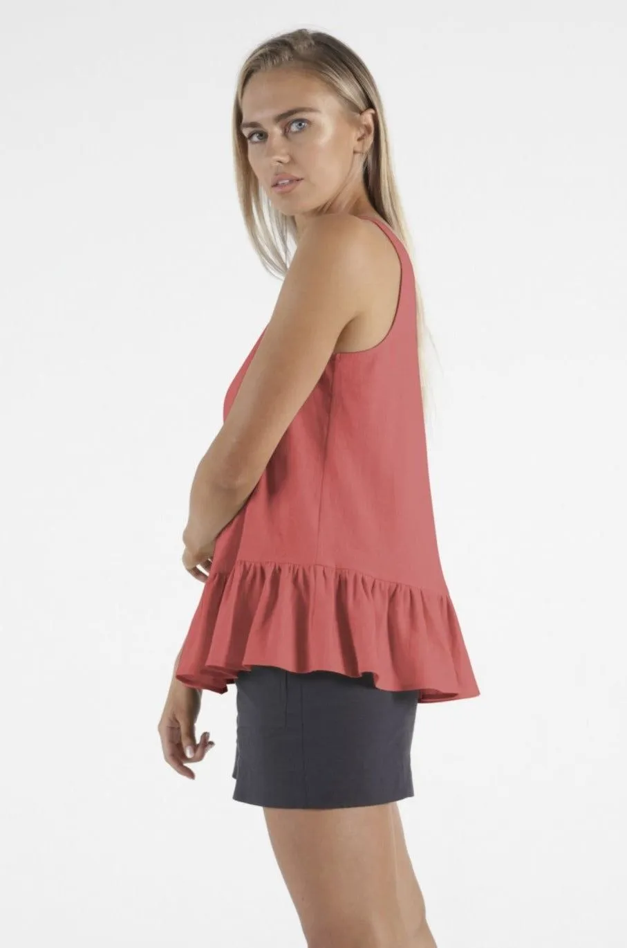 Betty Basics James Linen Cami in Berry