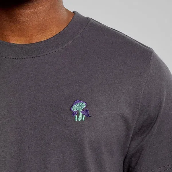 Stockholm Mushroom - T-Shirt mit Stickerei