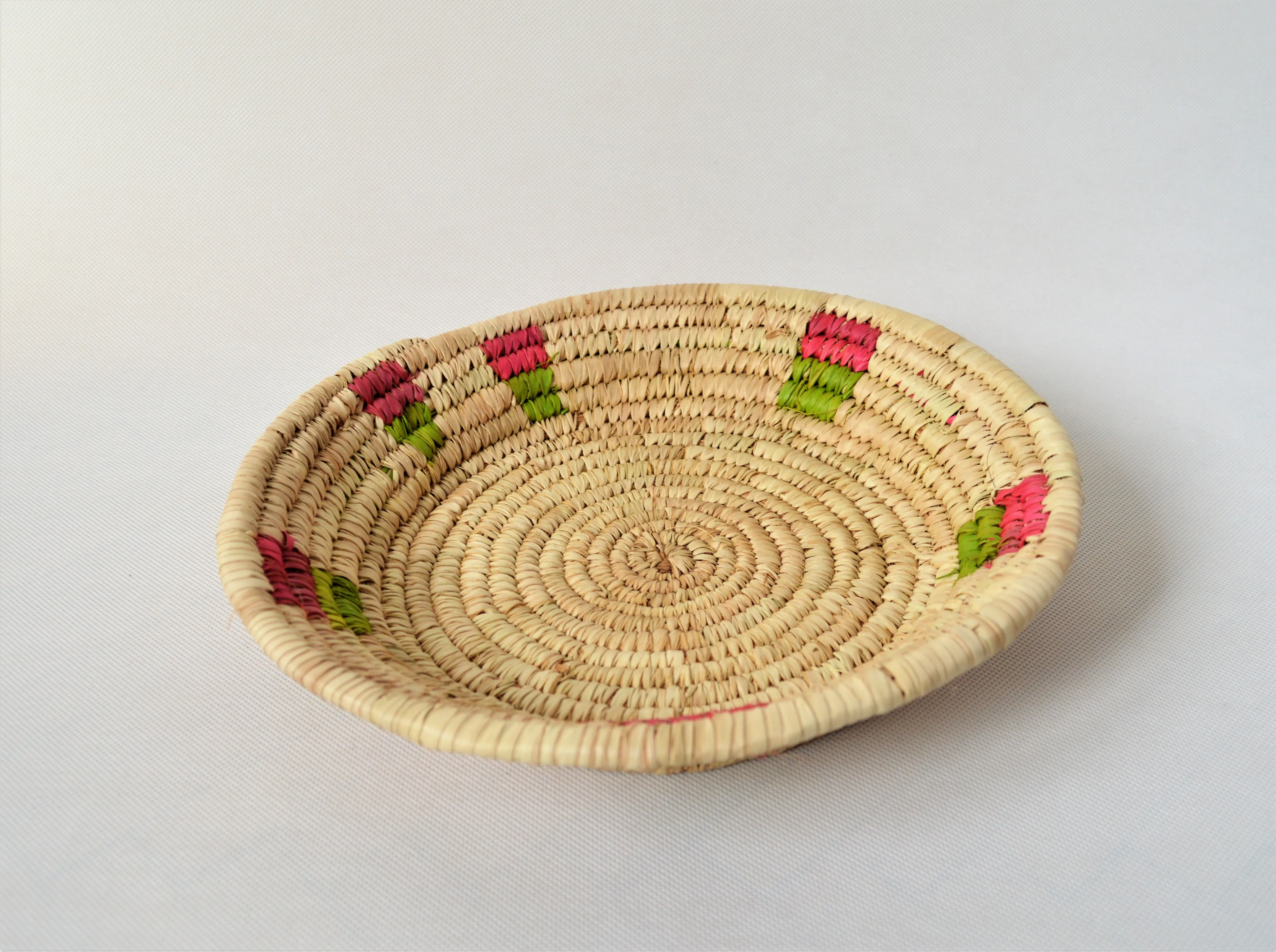 Wide fruit plate from Nubia Egypt, Palm straw